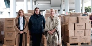 Pharmathen-Παράδοση Υλικού στην Πρεσβεία της Ουκρανίας