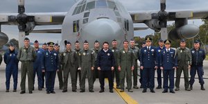 Ο Νίκος Χαρδαλιάς στην Αεροπορική Βάση της Ελευσίνας