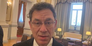 Ο Αλβέρτος Μπουρλά μίλησε στον φακό του iefimerida από το Προεδρικό Μέγαρο