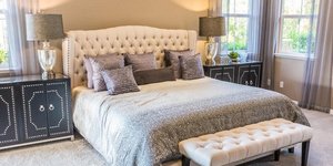 υπνοδωμάτιο με ροζ διακόσμηση