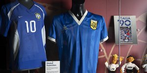 Η φανέλα του Μαραντόνα στον προημιτελικό με την Αγγλία