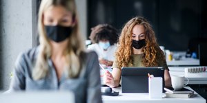 φοιτητριες ταμπλετ