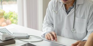 Άυλη συνταγογράφηση ταμπλετ γιατρος