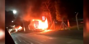 Χάος στους δρόμους κωμόπολης της πολιτείας Παρανά στη Βραζιλία μετά από απόπειρα ληστείας