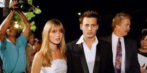 Τζόνι Ντεπ και Κέιτ Μος το 1995 