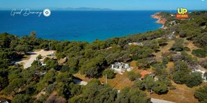 Καραγκιόζης: Η άγνωστη ανεκτίμητης αξίας γαλάζια φαβέλα στην καρδιά της Αθηναϊκής Ριβιέρας