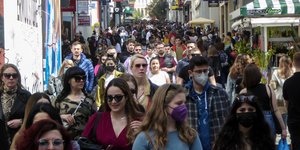 Πάσχα εορταστικό ωράριο καταστήματα