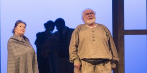 Ο Κώστας Καζάκος πάνω στη σκηνή