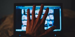 Περιεχόμενο σε ιστοσελίδες γνωριμιών