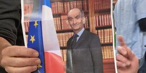 Γαλλία: Το επικό ψηφοδέλτιο-φωτογραφία του αξέχαστου Λουί ντε Φινές από τις προεδρικές εκλογές