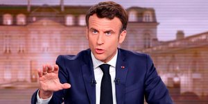 Ο Εμανουέλ Μακρόν κατά τη συνέντευξή του στο TF1