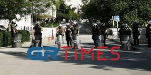 Δυνάμεις των ΜΑΤ στο ΑΠΘ