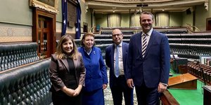 Η Λίνα Μενδώνη με τους ομογενείς βουλευτές Σοφία Κώτση, Παναγιώτη Πούλο, Σταύρο Καμπερογιάννη