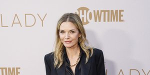 H Μισέλ Φάιφερ με ανδρόγυνο look