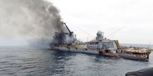 Το «Moskva» στις φλόγες