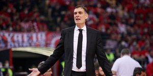 Μοίρασε συγχαρητήρια ο Γιώργος Μπαρτζώκας για το 1-0 επί της Μονακό