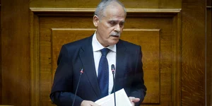 Ο Νίκος Ταγαράς στη Βουλή