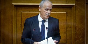 Ο Νίκος Ταγαράς στη Βουλή