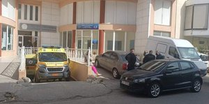 Η 15χρονη μεταφέρεται σε νοσοκομείο
