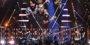 Οι Foo Fighters ακύρωσαν την περιοδεία τους μετά τον θάνατο του ντράμερ τους, Τέιλορ Χόκινς