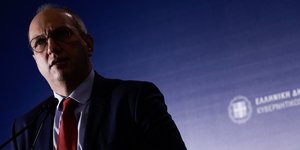 Γιαννης Οικονομου μπορντω γραβατα
