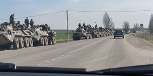 Μεγάλη ρωσική φάλαγγα κατευθύνεται προς το Ντονμπάς της Ουκρανίας 