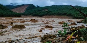 Πλημμύρες και κατολισθήσεις στις Φιλιππίνες