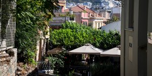 πλακα ομπρελες πλατεια