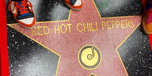 Οι Red Hot Chili Peppers απέκτησαν αστέρι στη Λεωφόρο της Δόξας στο Χόλιγουντ