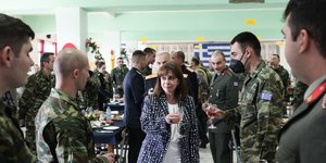 Η Κατερίνα Σακελλαροπούλου στην Τεθωρακισμένη Ταξιαρχία στο Πετροχώρι Ξάνθης