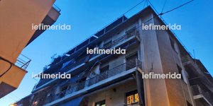 Εικόνες σοκ από το σπίτι στον Άγιο Παντελεήμονα όπου ζούσαν σε άθλιες συνθήκες τρία μικρά παιδιά