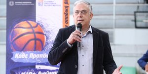 Τακης θεοδωρικακος μικροφωνο