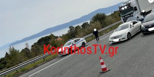 Σοβαρό τροχαίο στην Αθηνών-Κορίνθου με μοτοσικλέτα και περιπολικό