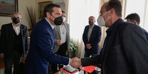 τσιπρας χειραψία