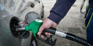 Στιγμιότυπο από βενζινάδικο στο κέντρο της Αθήνας
