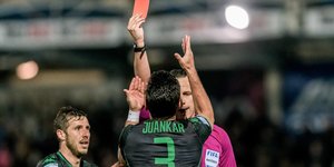 Ο Χουάνκαρ αντικρίζει την κόκκινη κάρτα στα Γιάννενα