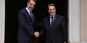 Ο Πρωθυπουργός της Κύπρου Νίκος Αναστασιάδης σε συνάντησή του με τον Κυριάκο Μητσοτάκη στην Αθήνα στις 6 Μαΐου 2022