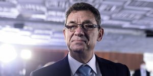 Ο CEO της Pfizer, Άλμπερτ Μπουρλά