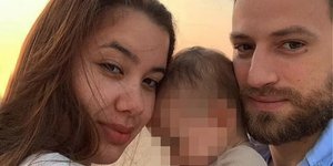 H Καρολάιν με τη μικρή Λυδία και τον δολοφόνο σύζυγό της, Μπάμπη Αναγνωστόπουλο