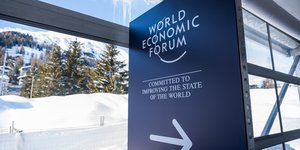 Το συνέδριο στο Νταβός φιλοξενεί τους ισχυρότερους οικονομικά ανθρώπους του πλανήτη οι οποίοι αναζητούν τρόπου για να «βελτιώσουν την κατάσταση του κόσμου»