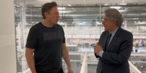 Ο Έλον Μασκ και ο Τιερί Μπρετόν