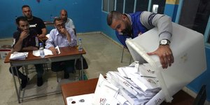 Καταμέτρηση ψήφων στο Λίβανο στις εκλογές της 15ης Μαΐου 2022