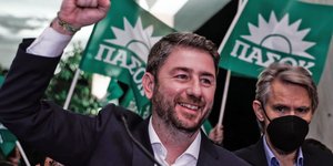 Επιστρέφει το ΠΑΣΟΚ