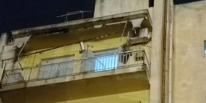 Φώτια σε δώμα πολυκατοικίας στους Αμπελόκηπους