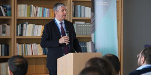 Ο υφυπουργός Ανάπτυξης και Επενδύσεων, Γιάννης Τσακίρης