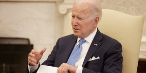 Η γραβάτα του Τζο Μπάιντεν με την ελληνική σημαία