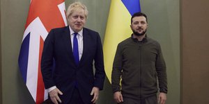 Μπόρις Τζόνσον και Βολοντίμιρ Ζελένσκι