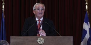 Ο Ζαν Κλοντ Γιούνκερ κατά την ομιλία του στην Ακαδημία Αθηνών