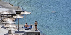 Η ζέστη στην Ελλάδα θα κρατήσει μέχρι και την Τρίτη (18/5), πριν αλλάξει ξανά ο καιρός