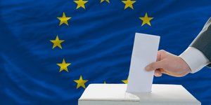 To Ευρωκοινοβούλιο ζητά αλλαγή του εκλογικού νόμου στις ευρωεκλογές